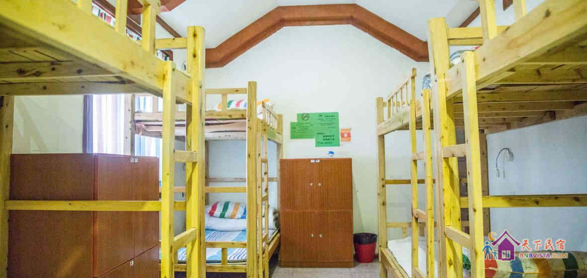 女生八人床位房