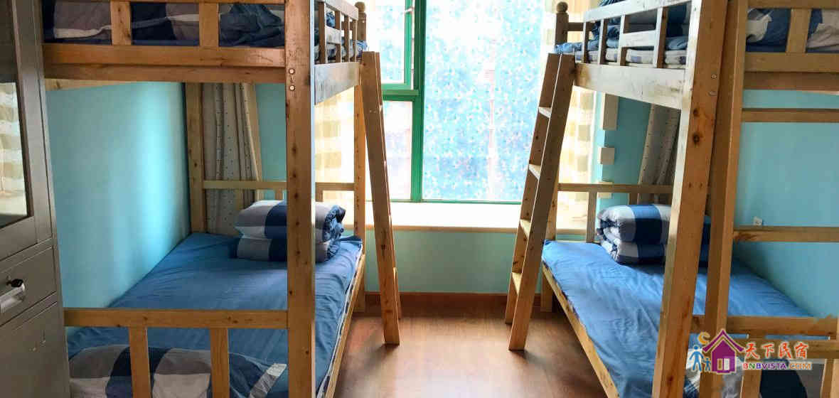 女生四人间床位