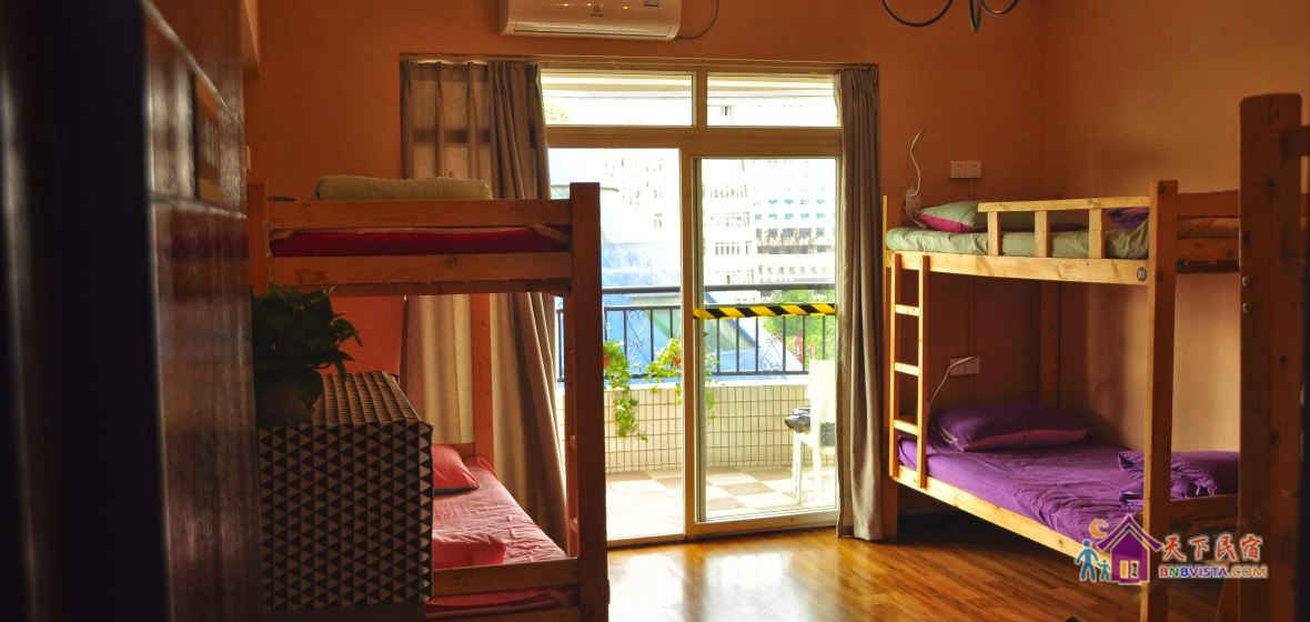 女生六人阳台床位房