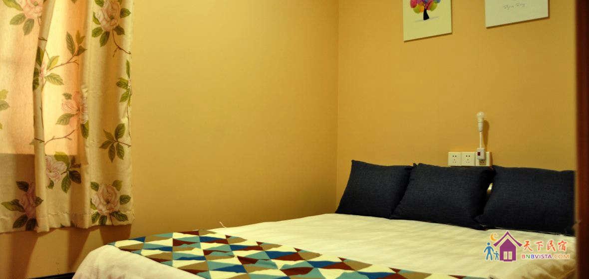 温馨榻榻米大床房(公共卫浴)