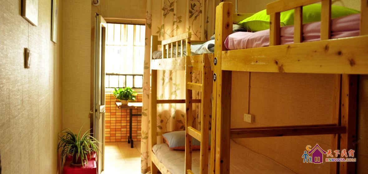 男生四人床位房