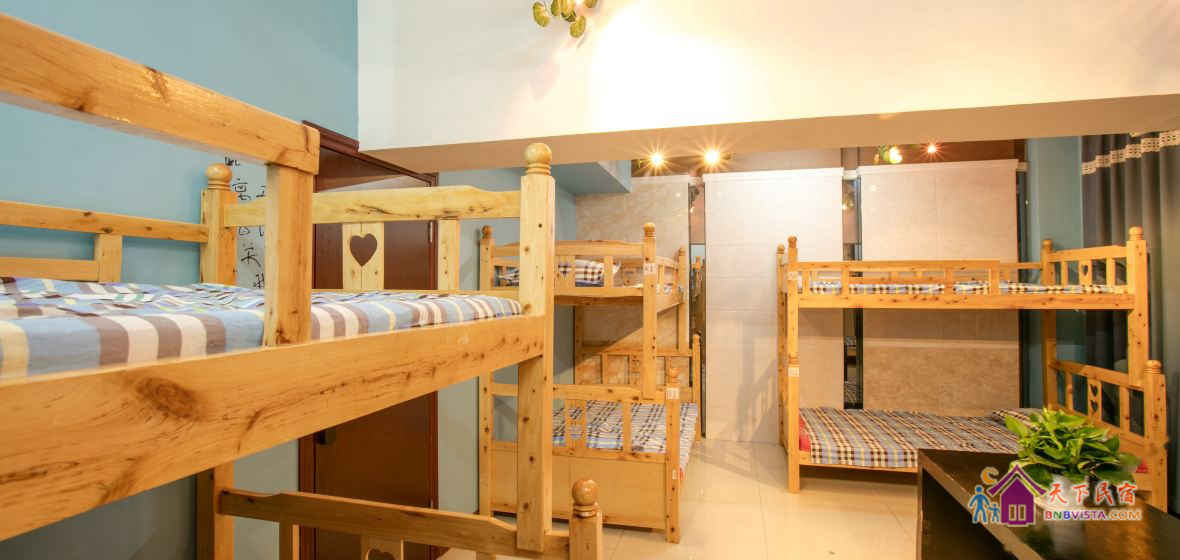 欢乐男生八人间（床位）