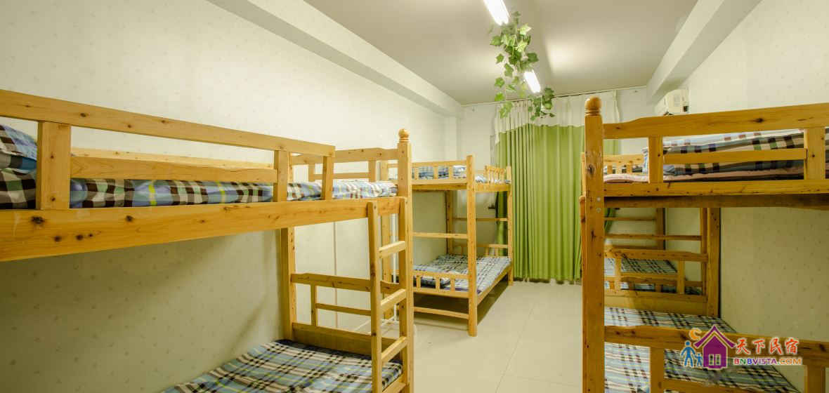 欢乐女生八人间（床位）