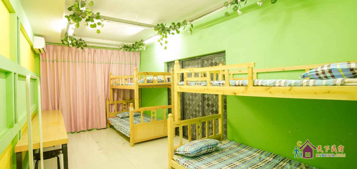 欢乐男生四人间（床位）