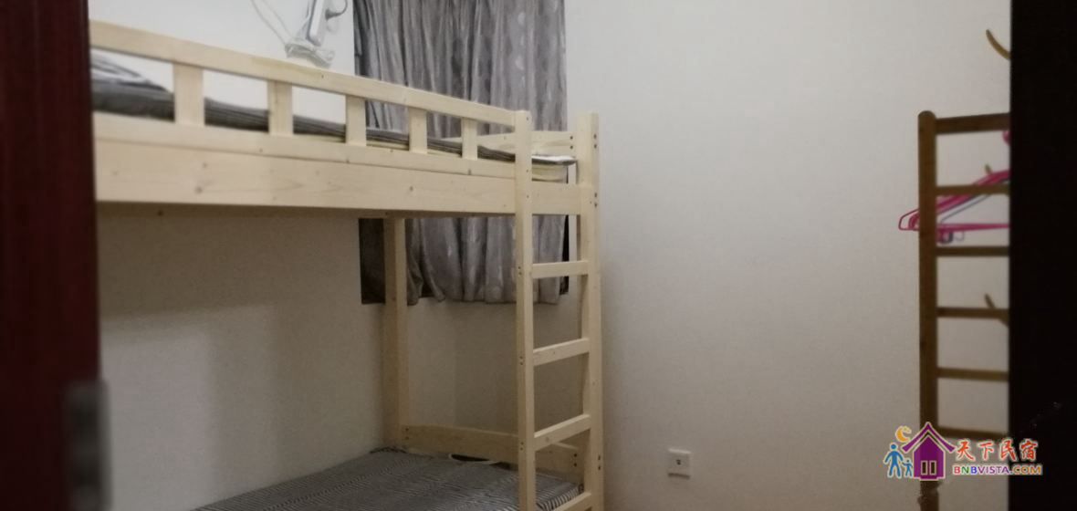 上下铺双床间