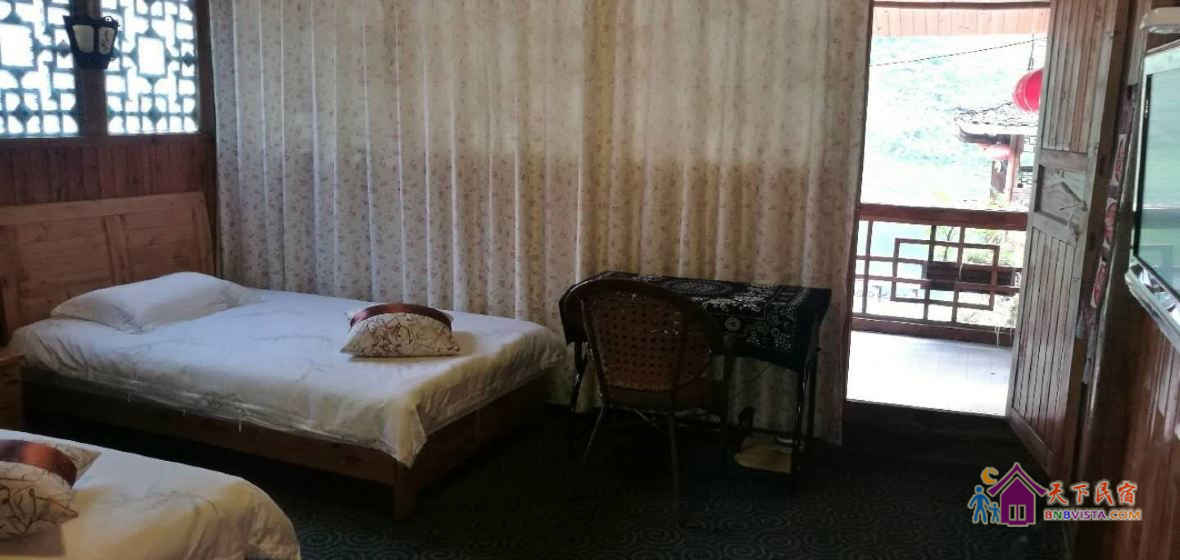 临江大露台标准间