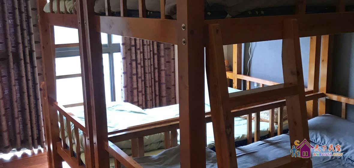 精品男士四人间床位房