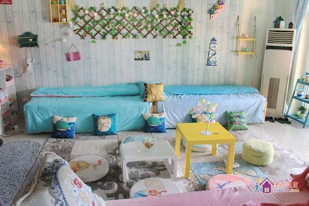 大客房沙发床间