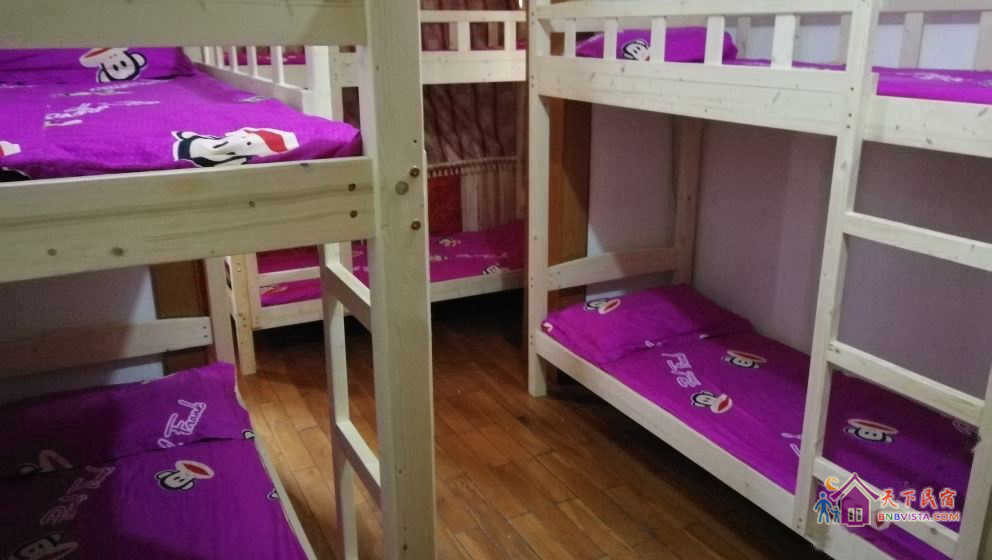 六人间床位
