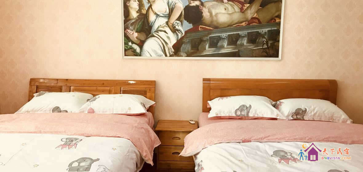 洪崖洞解放碑江景三床房(公共卫浴)