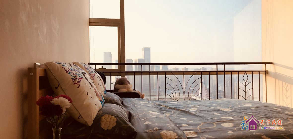 洪崖洞解放碑双江景简欧式家庭房