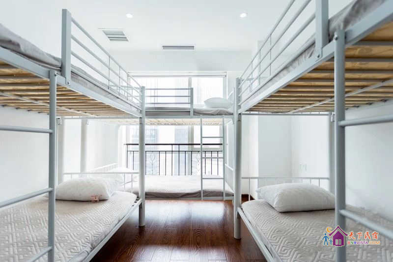 绚丽夜景女生六人间