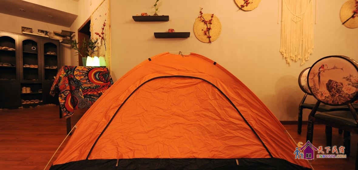 后现代双人帐篷房(公共卫浴)