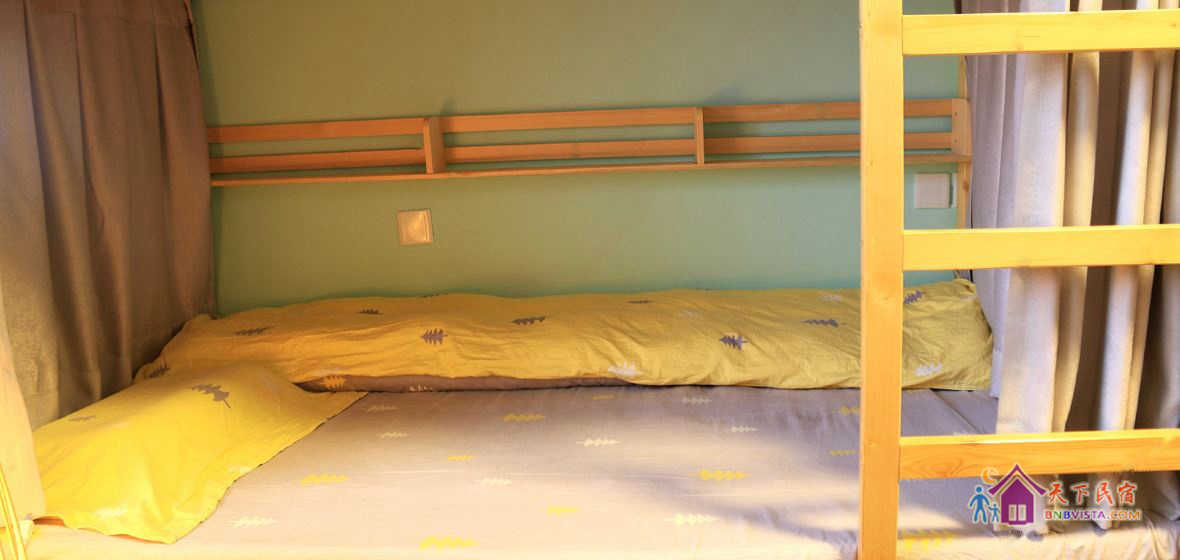 惊蛰江景八人间(床位)