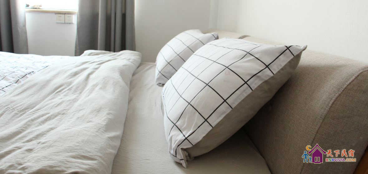 寒露江景大床房