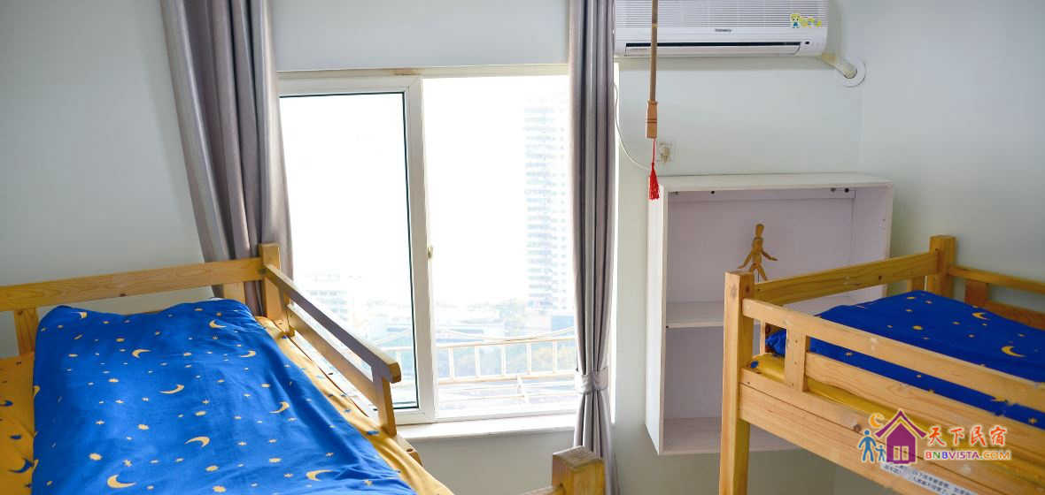 水悠悠江景女生四人间