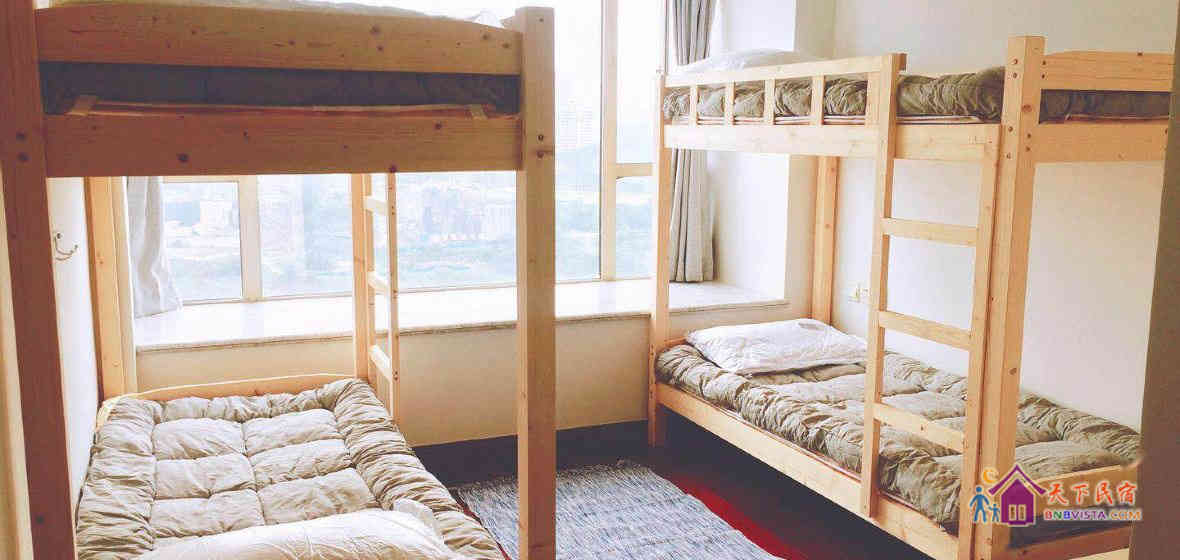 男生四人间(床位)(公共卫浴)