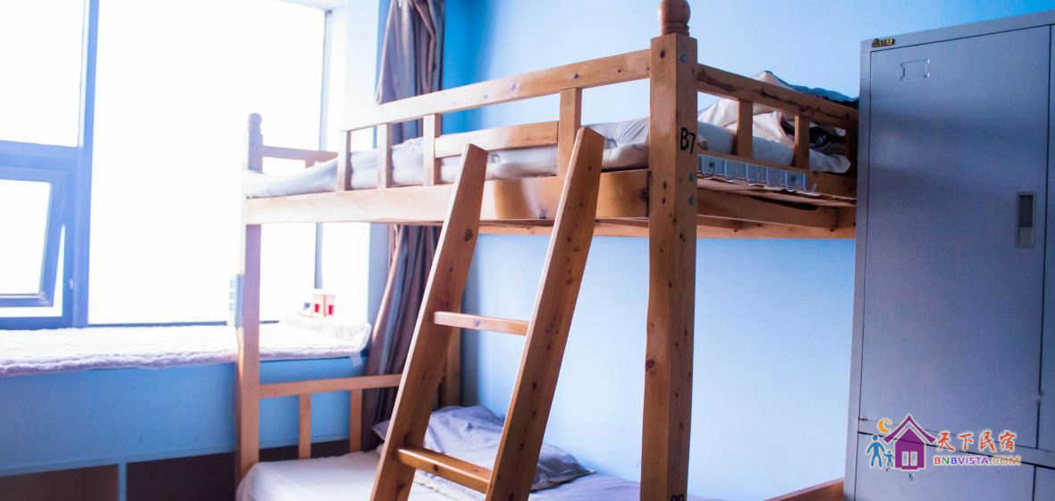 江景女生八人房