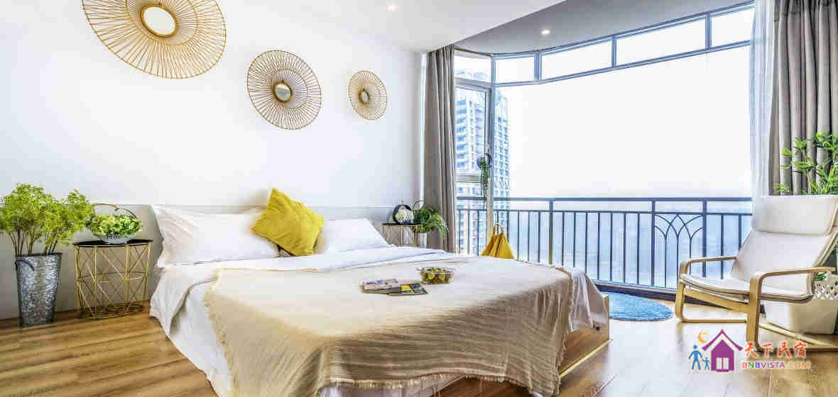 小西游超高层落地江景弧形大床房