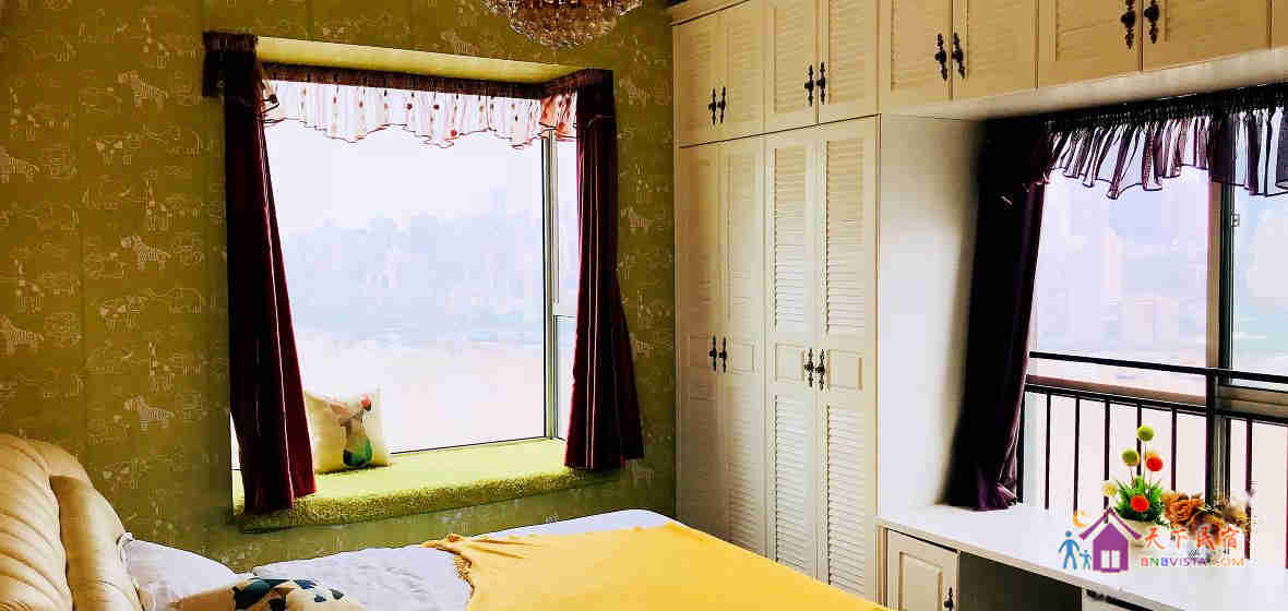 江景飘窗大床房