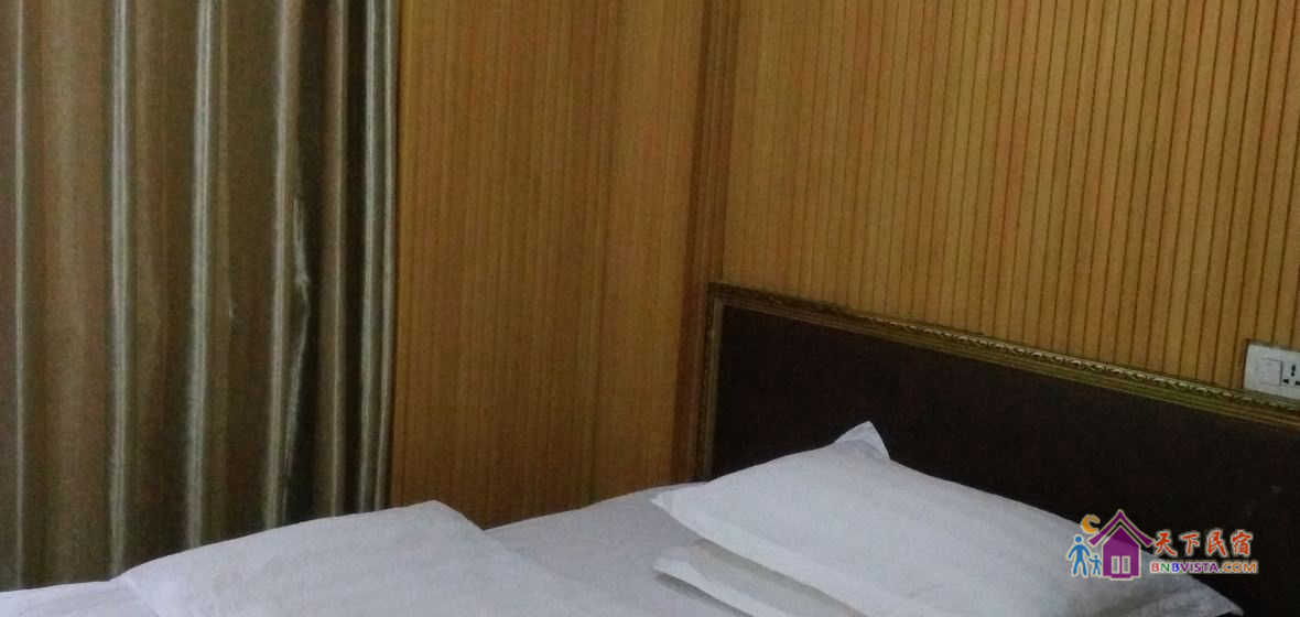 标准大床房(内窗)(无窗)