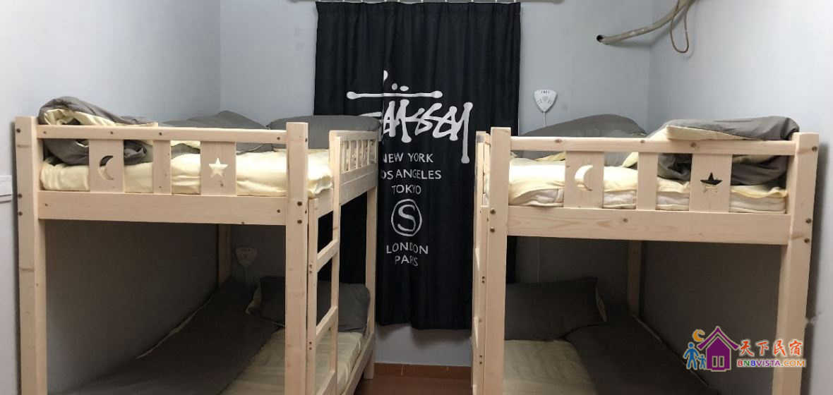 男生4人间(床位)