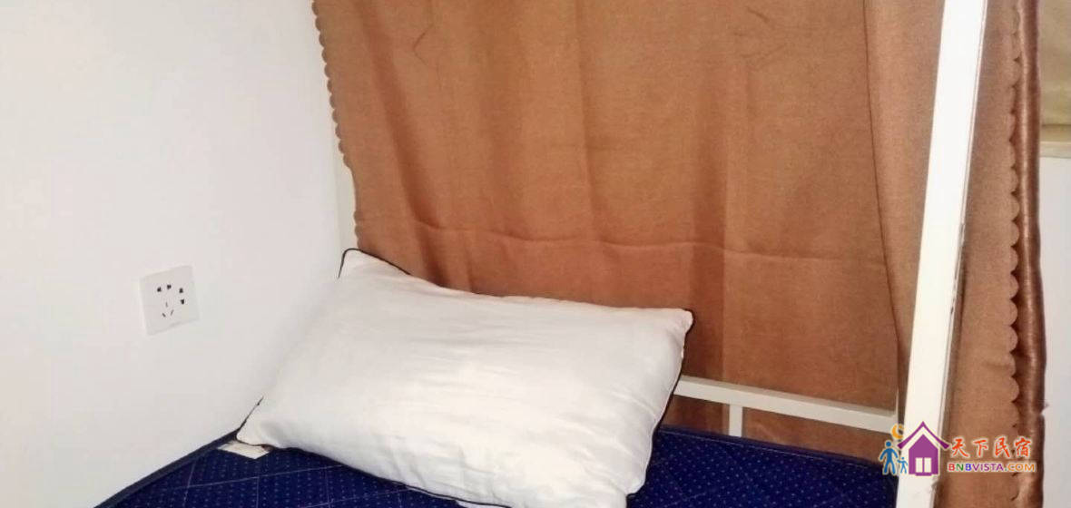 8人间(床位房)(公共卫浴)