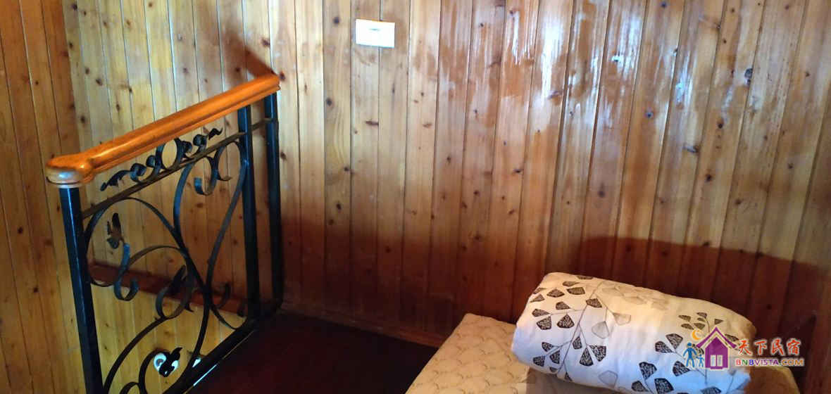 点滴阁楼双人间(公共卫浴)