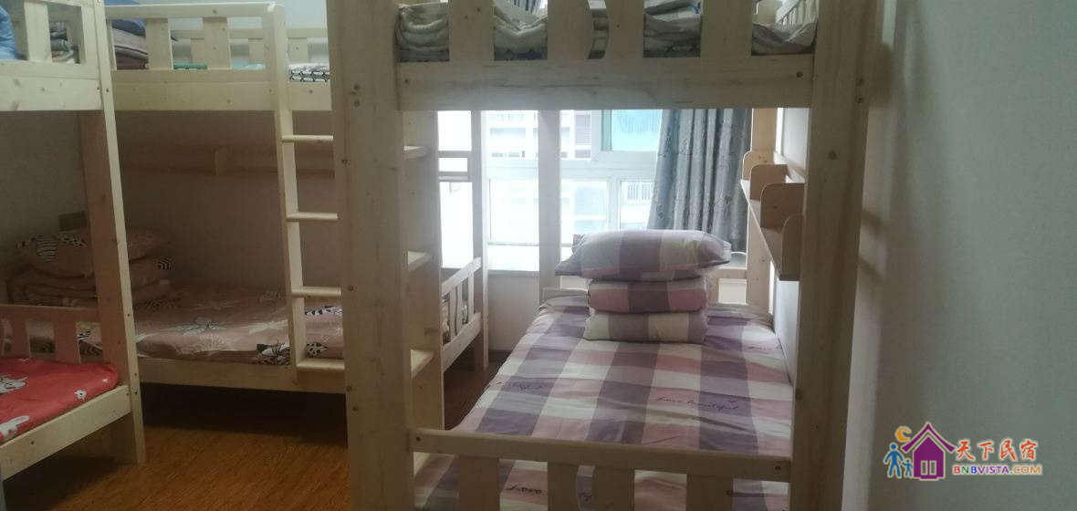 六人间(公共卫浴)(床位)