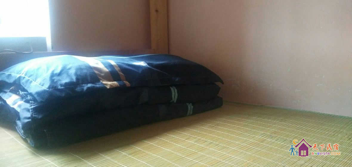 男生六人间床位房