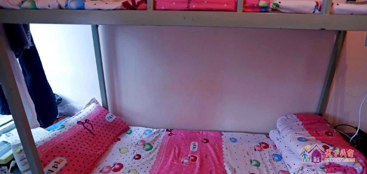 女生六人间床位房