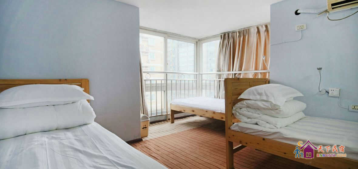 男生三人间(床位)