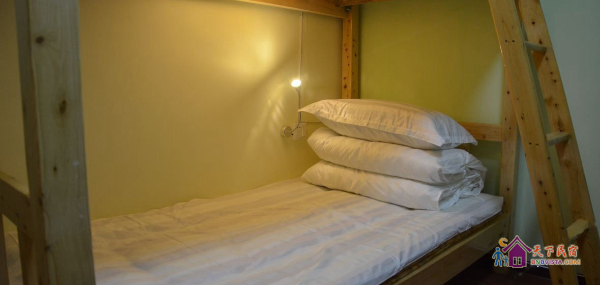 男女混合六人床位房