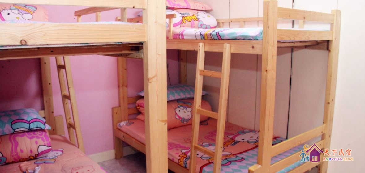 粉红丽人女生独卫4人间(床位房)