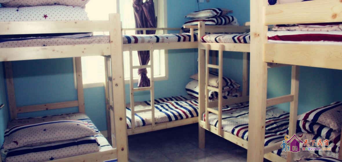 蓝色心情观景男生8人间(床位房)(公共卫浴)