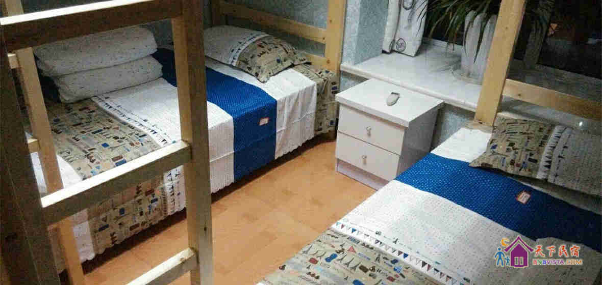 男生四人间(床位)