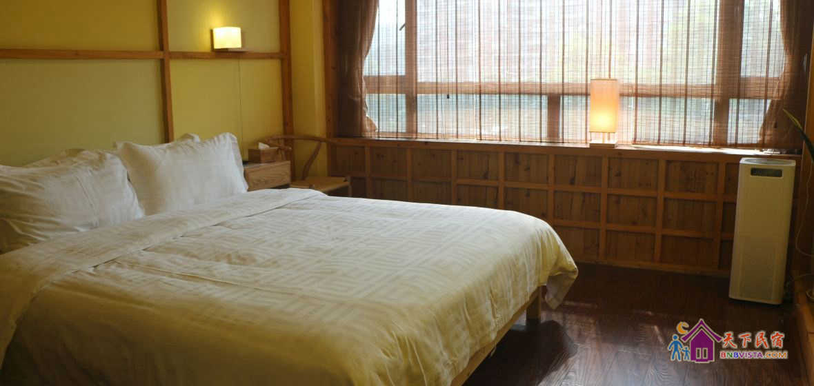 清雅实木大床房(无窗)