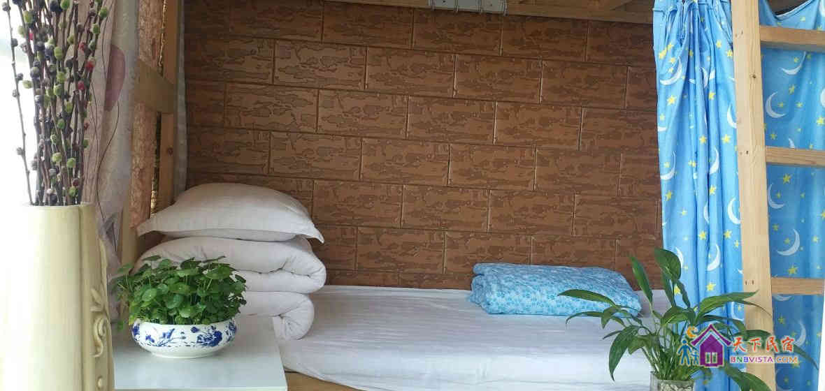 温馨江景四人间(床位)