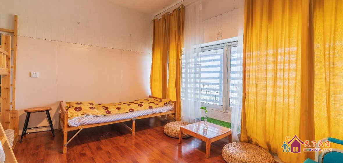 180度女生四/五人间(床位)