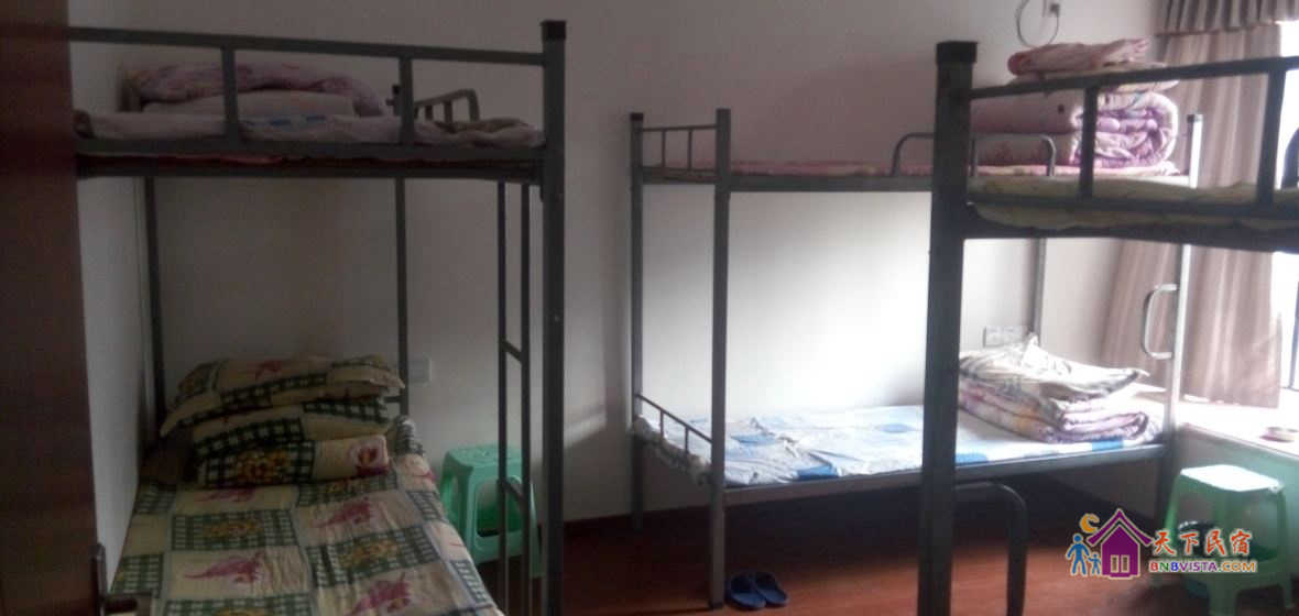 男生六人间(床位)
