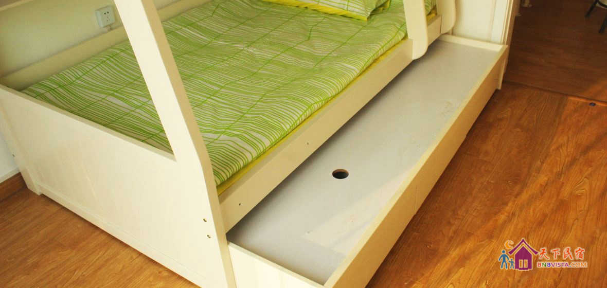 180度落地玻璃城市景观精致2人间