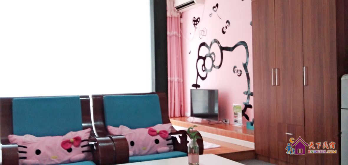 一室一厅kt猫主题房