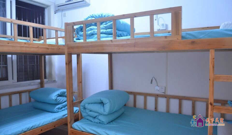个性男生四人床位房(公卫)