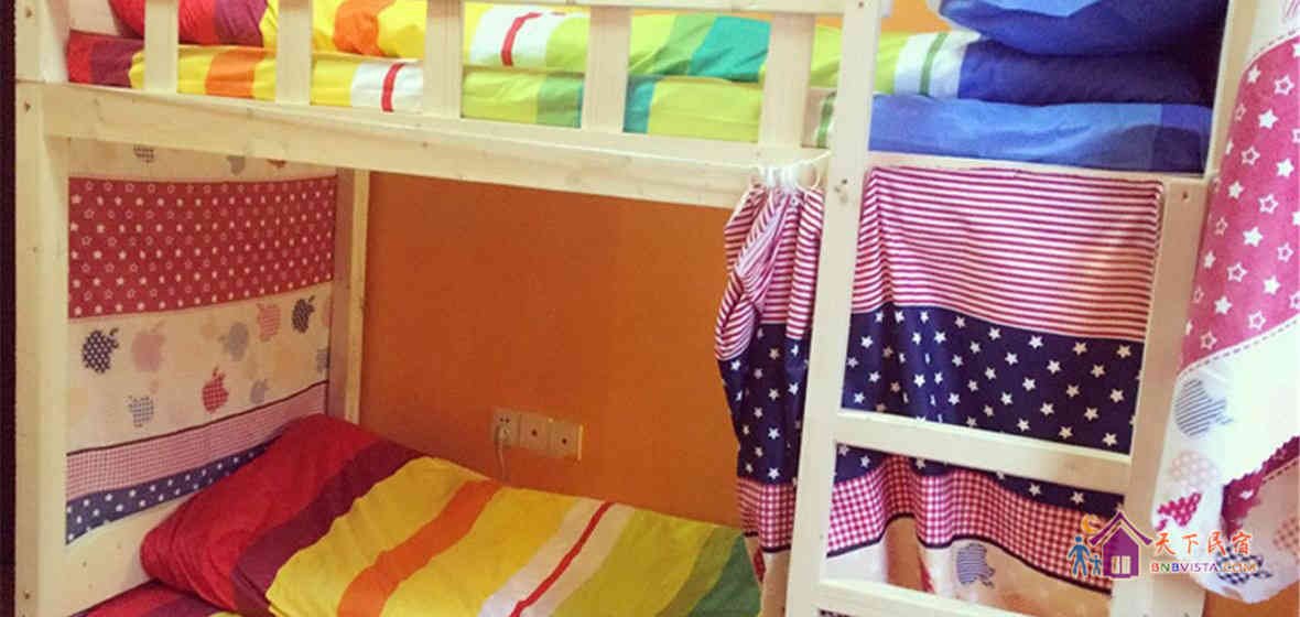 男女混合四人床位房