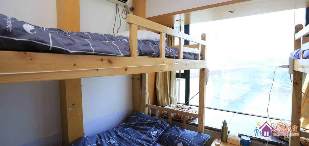 江景四人间(床位)