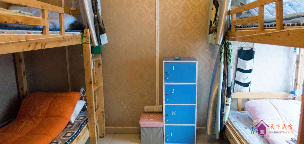 洪崖千寻男生四人间(床位)(公卫)