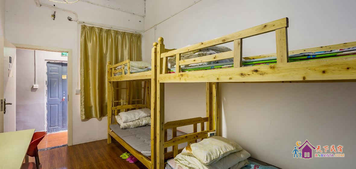 男生花园4人间(床位)