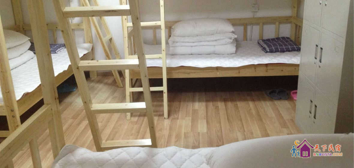 爱行男生六人床位房