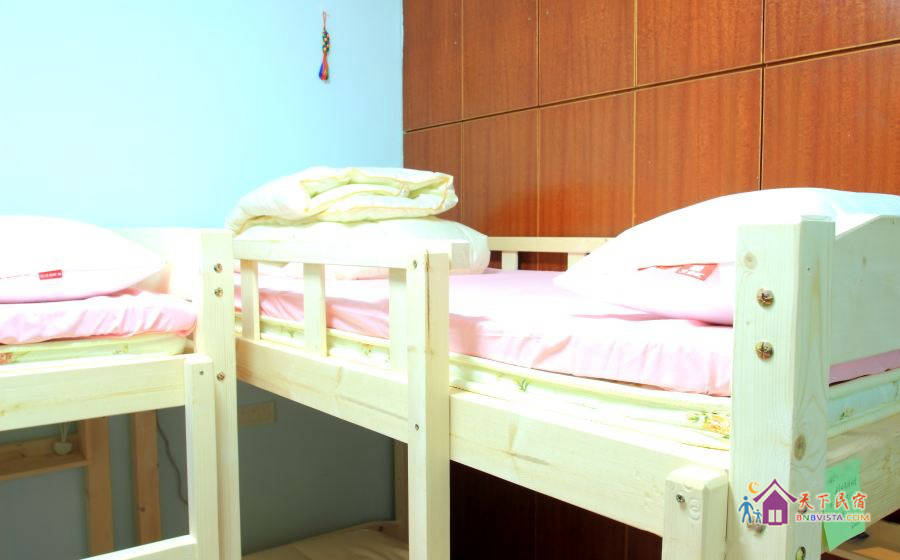 景观男生六人床位房