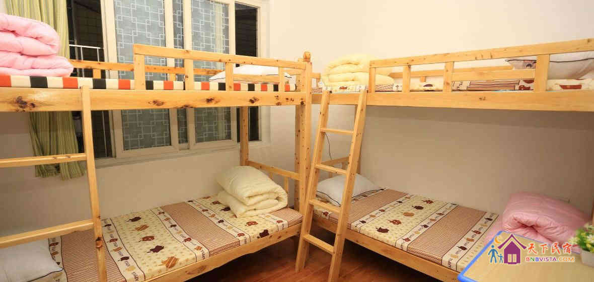 二班男生四人间(床位)